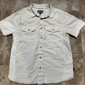 Patagonia- men’s button up short sleeve shirt with 2 front pockets